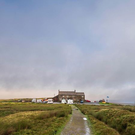 The Tan Hill Inn Keld Bagian luar foto