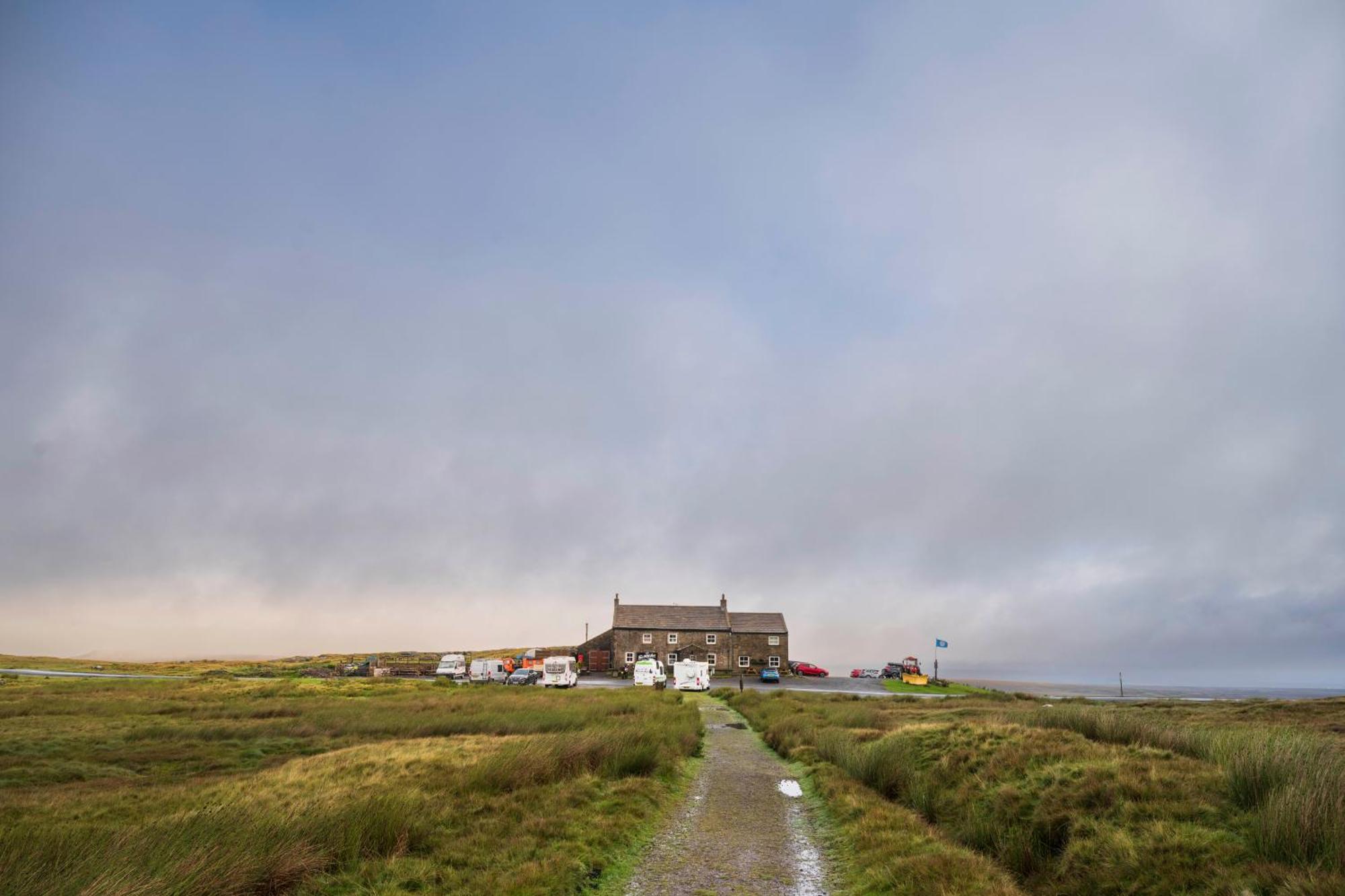 The Tan Hill Inn Keld Bagian luar foto