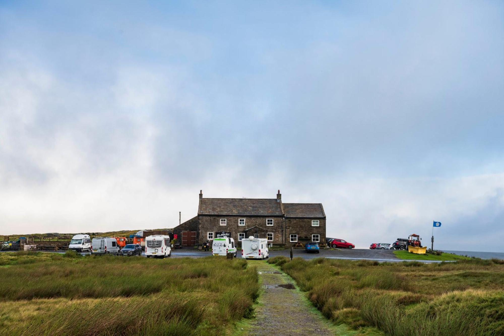 The Tan Hill Inn Keld Bagian luar foto